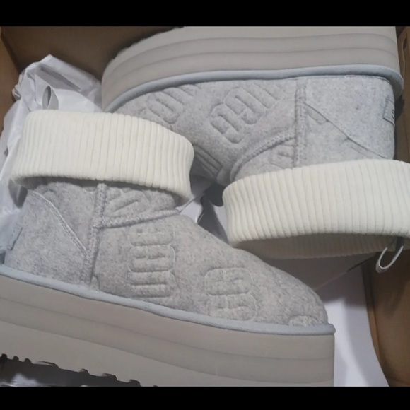 Womend Ugg Classic Mini Platform Felted Boot Sz 7 With box - Picture 1 of 9